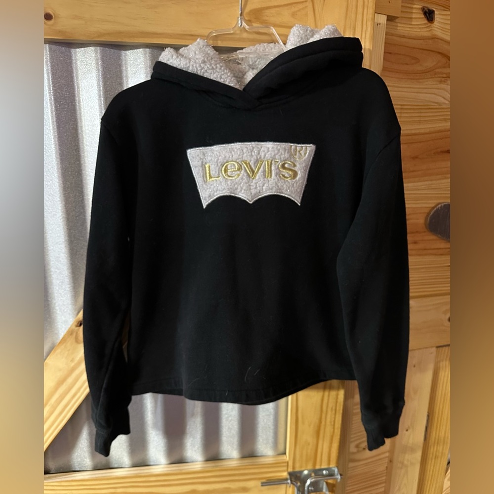 Levi’s Youth Girl Hoodie with sparkly silver thread accents. Size Large